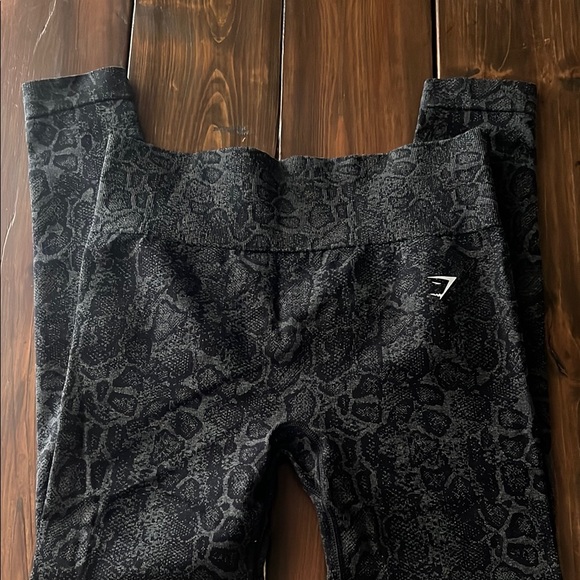 Gymshark Black Snakeskin Leggings High Waist Compression - Picture 1 of 2